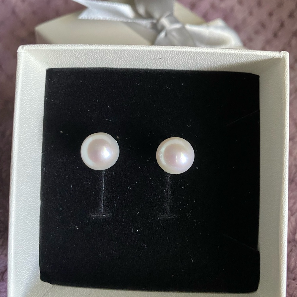 10-11mm freshwater cultured round Pearl Stud Earrings